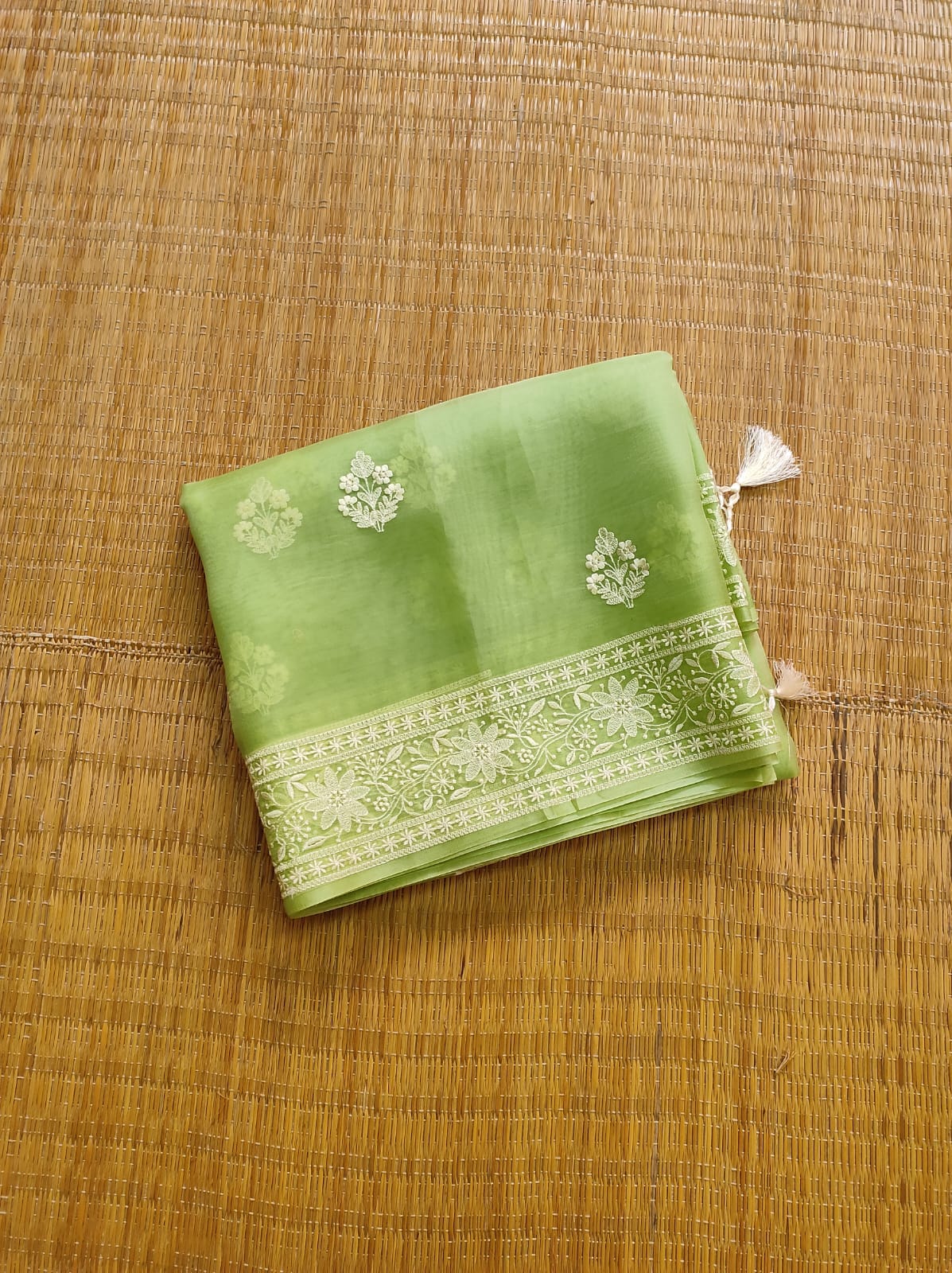 LIGHT GREEN PURE ORGANZA SILK EMBROIDERY BORDER BUTA SAREE BANARAS