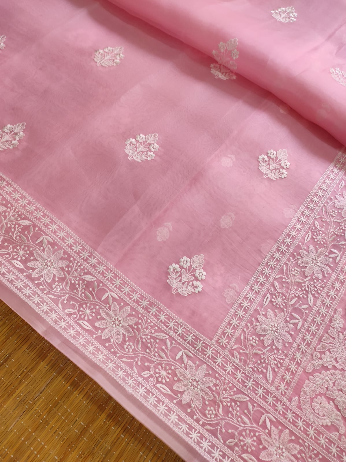 LIGHT PINK COLOUR PURE ORGANZA SILK EMBROIDERY BORDER BUTA