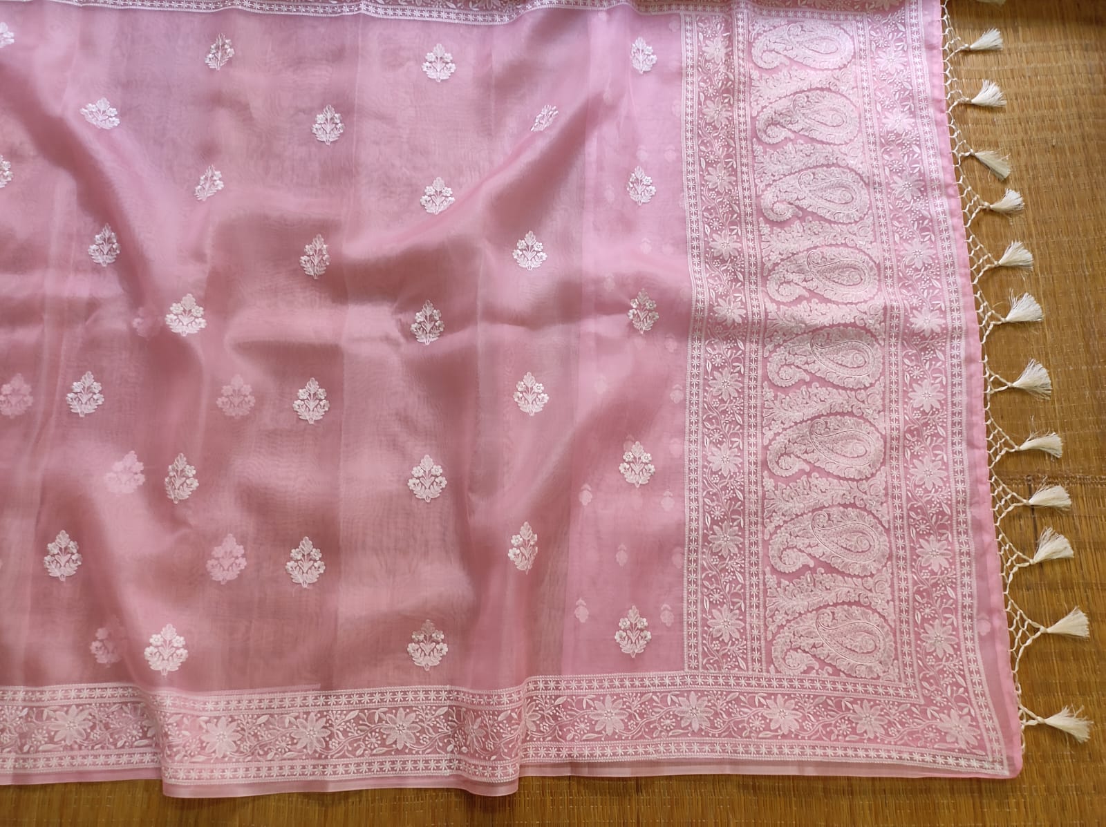 LIGHT PINK COLOUR PURE ORGANZA SILK EMBROIDERY BORDER BUTA