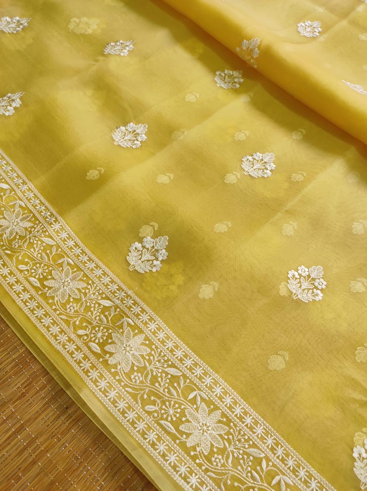 YELLOW COLOUR PURE ORGANZA SILK EMBROIDERY BORDER BUTA