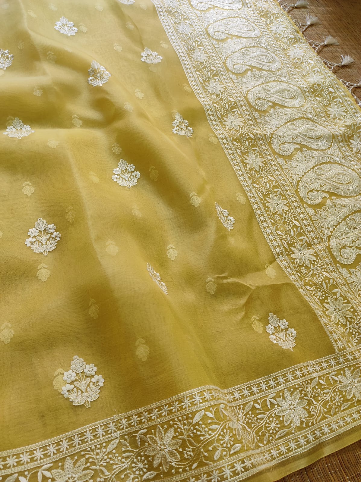 YELLOW COLOUR PURE ORGANZA SILK EMBROIDERY BORDER BUTA