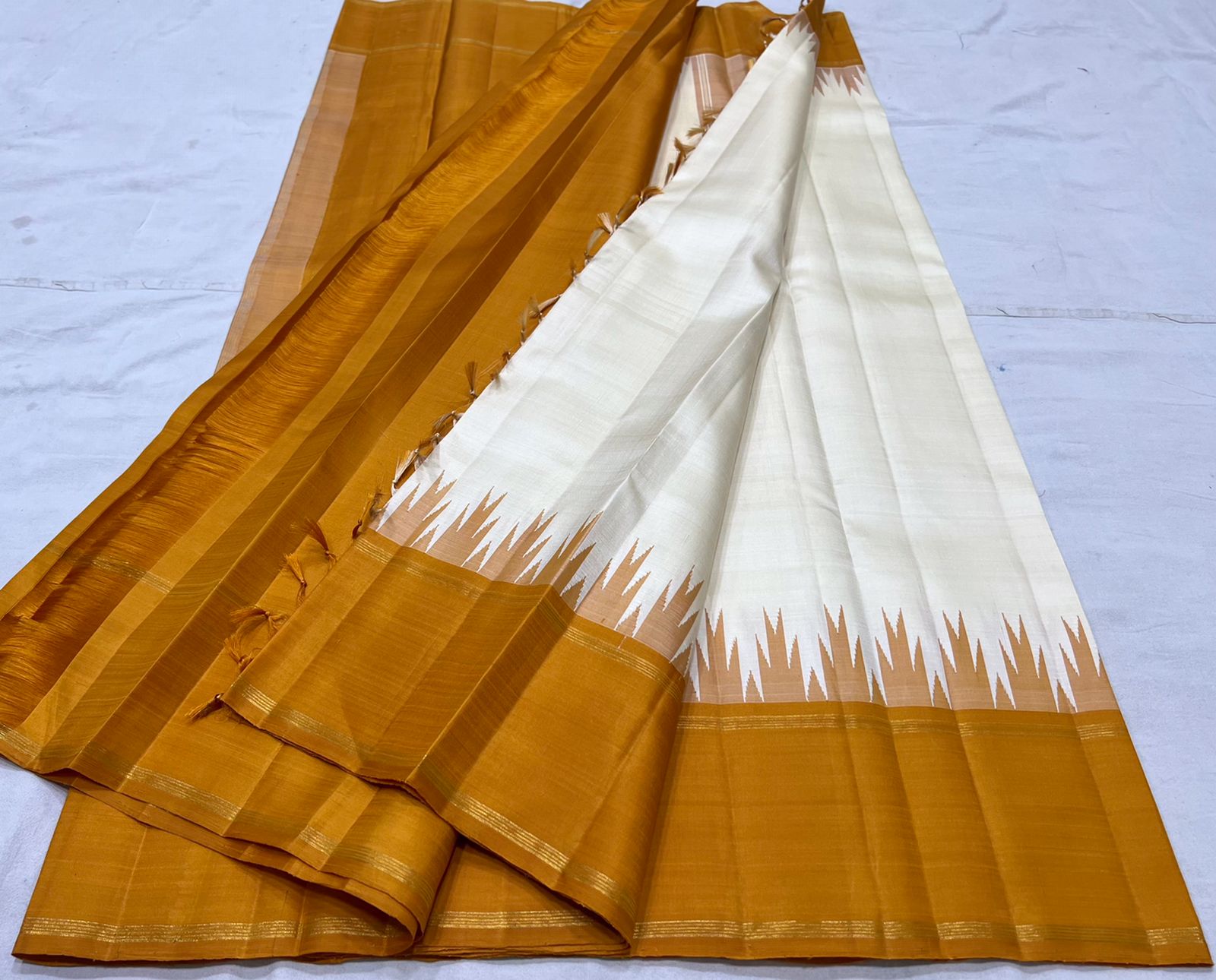 HALF WHITE / BROWN TEMPLE BOARDER SAREE