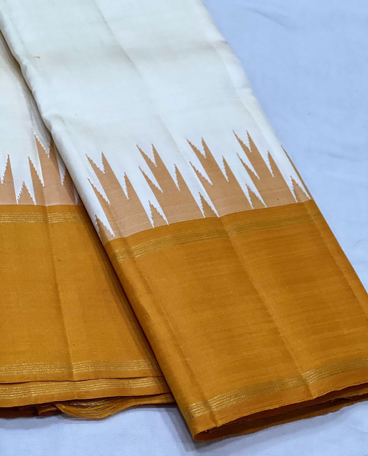 HALF WHITE / BROWN TEMPLE BOARDER SAREE