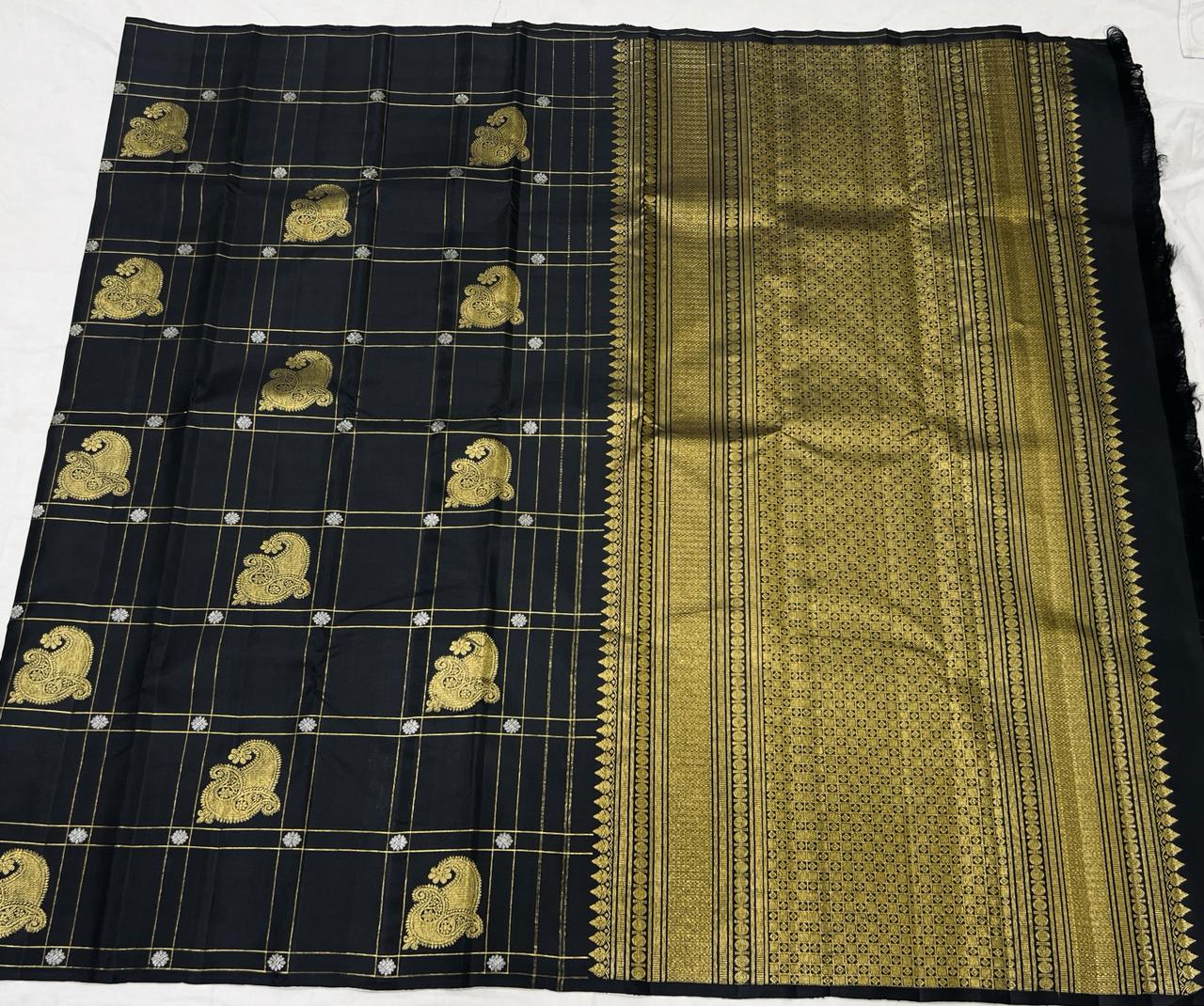 BLACK BOARDERLESS KANCHI SAREE