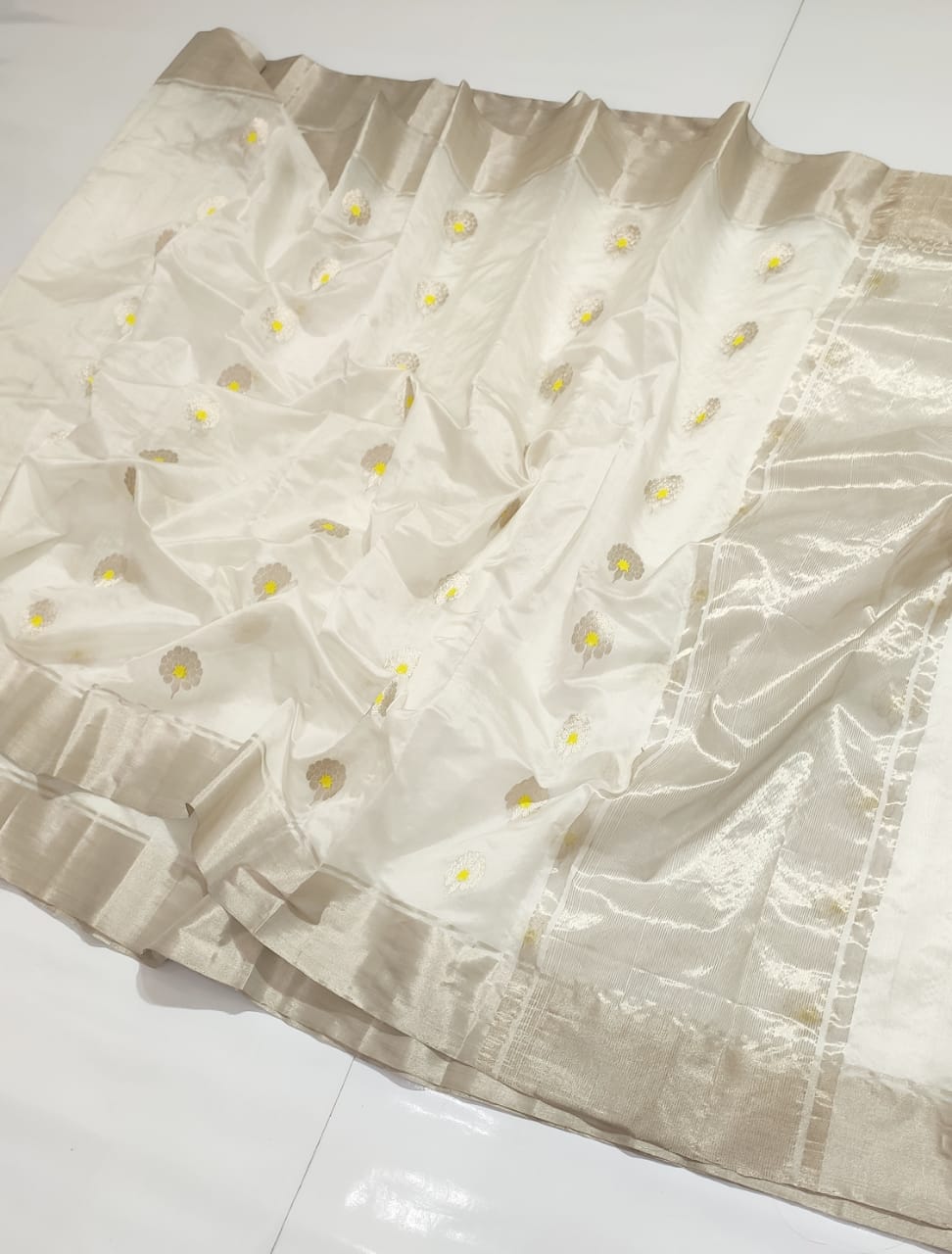 HAIF WHITE CHANDERI SAREE