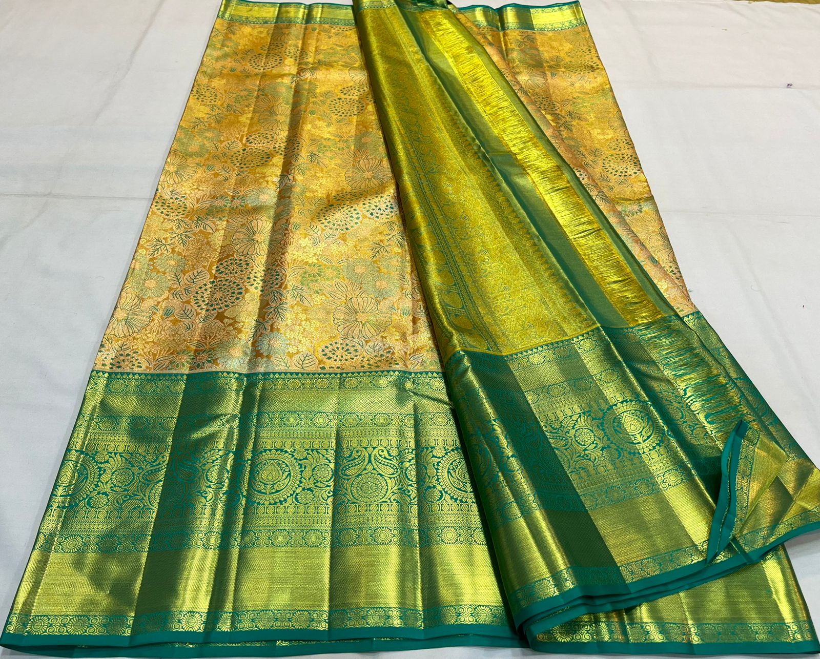 GOLD FLORAL / GREEN KANCHI TISSUE SAREE