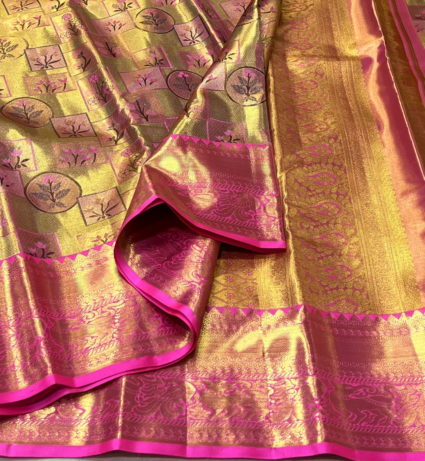 GOLD / PINK KANCHI TISSUE SAREE