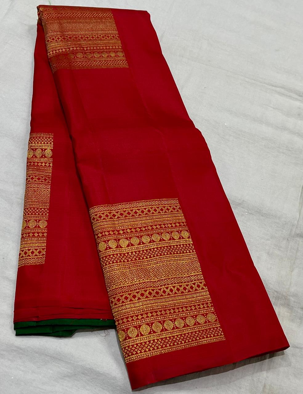 RED/ GREEN BOARDERLESS KANCHI SAREE