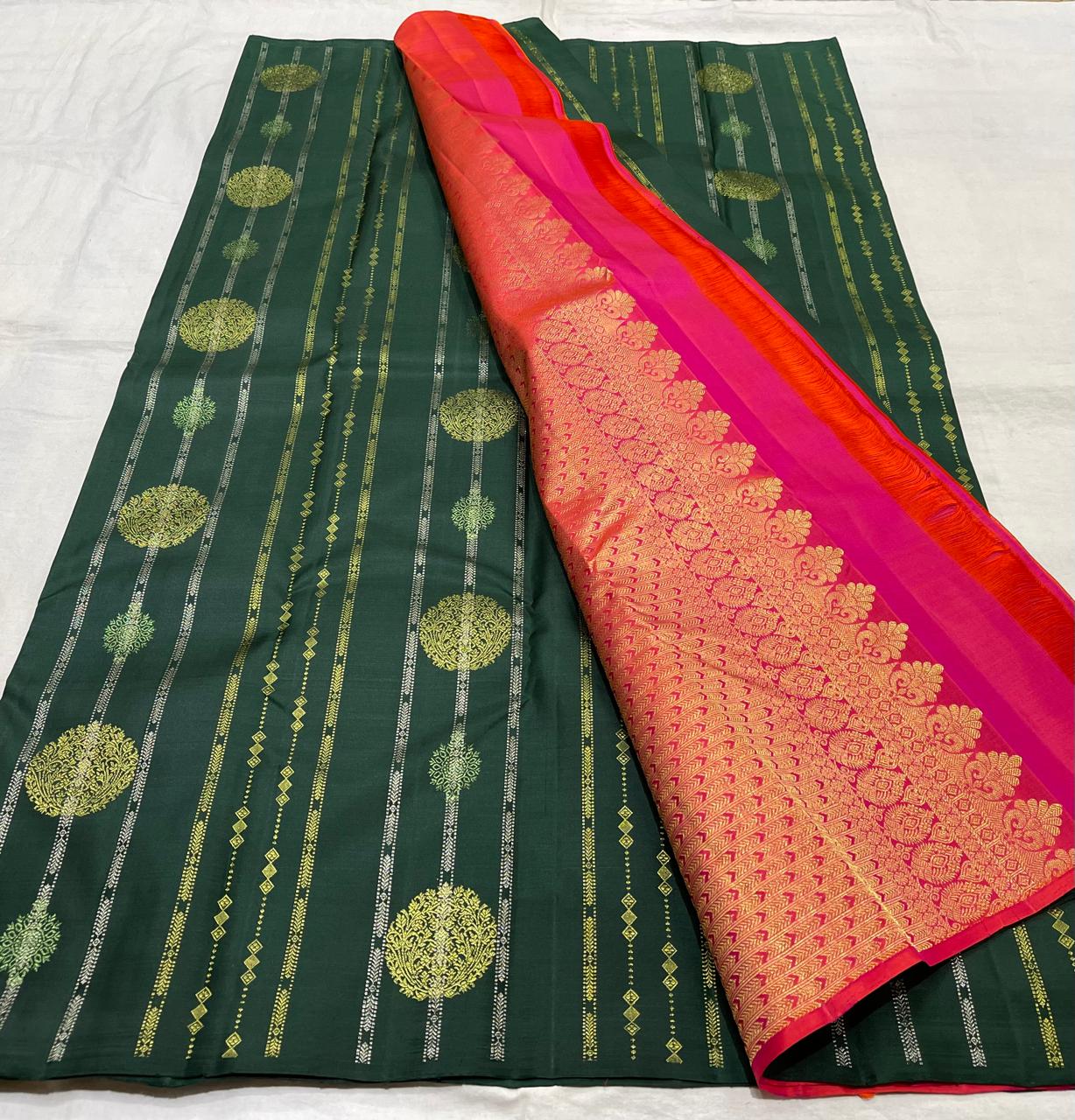 GREEN/RED BOARDERLESS KANCHI SAREE