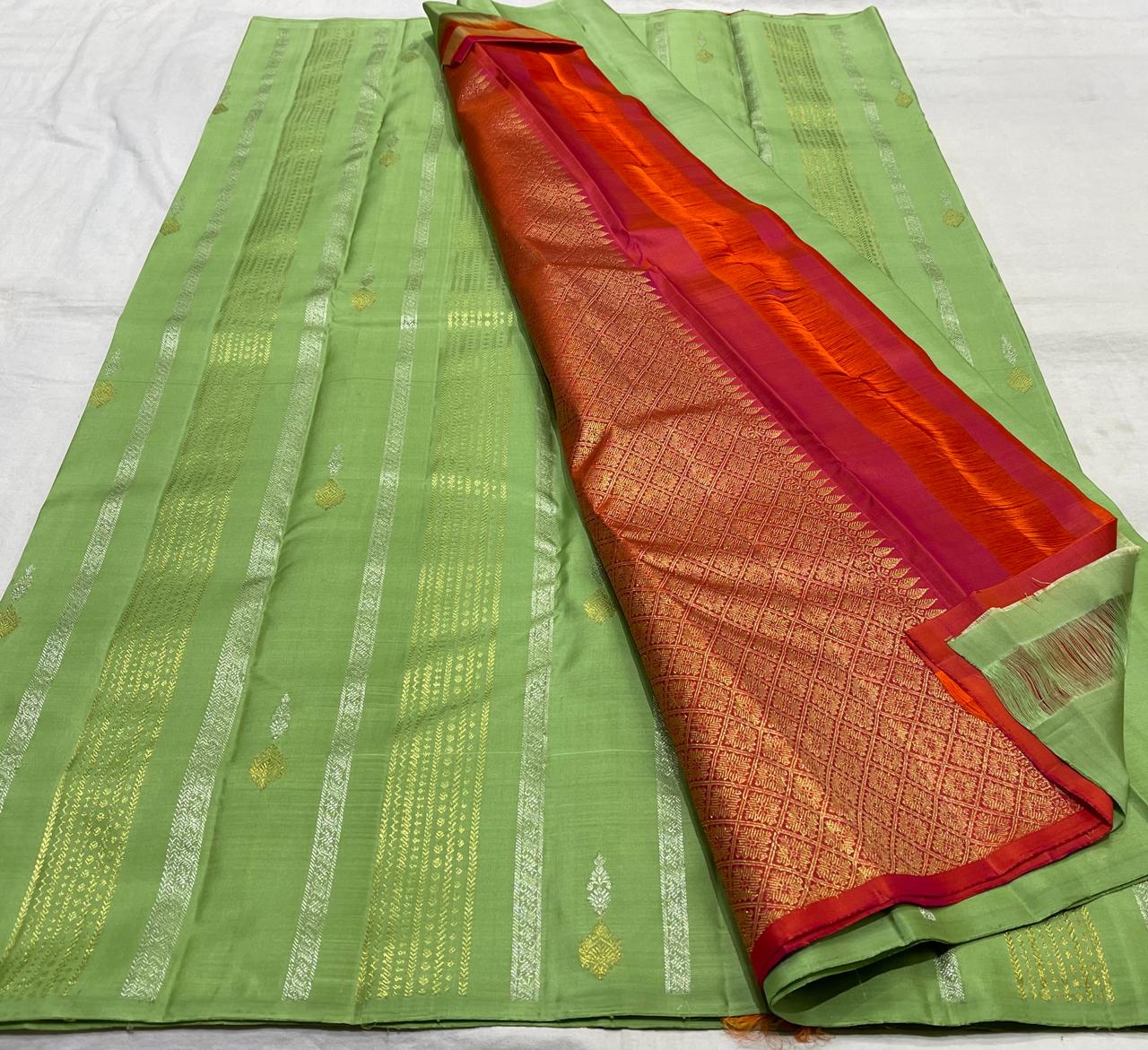 PARROT GREEN/ RED BOARDERLESS KANCHI SAREE