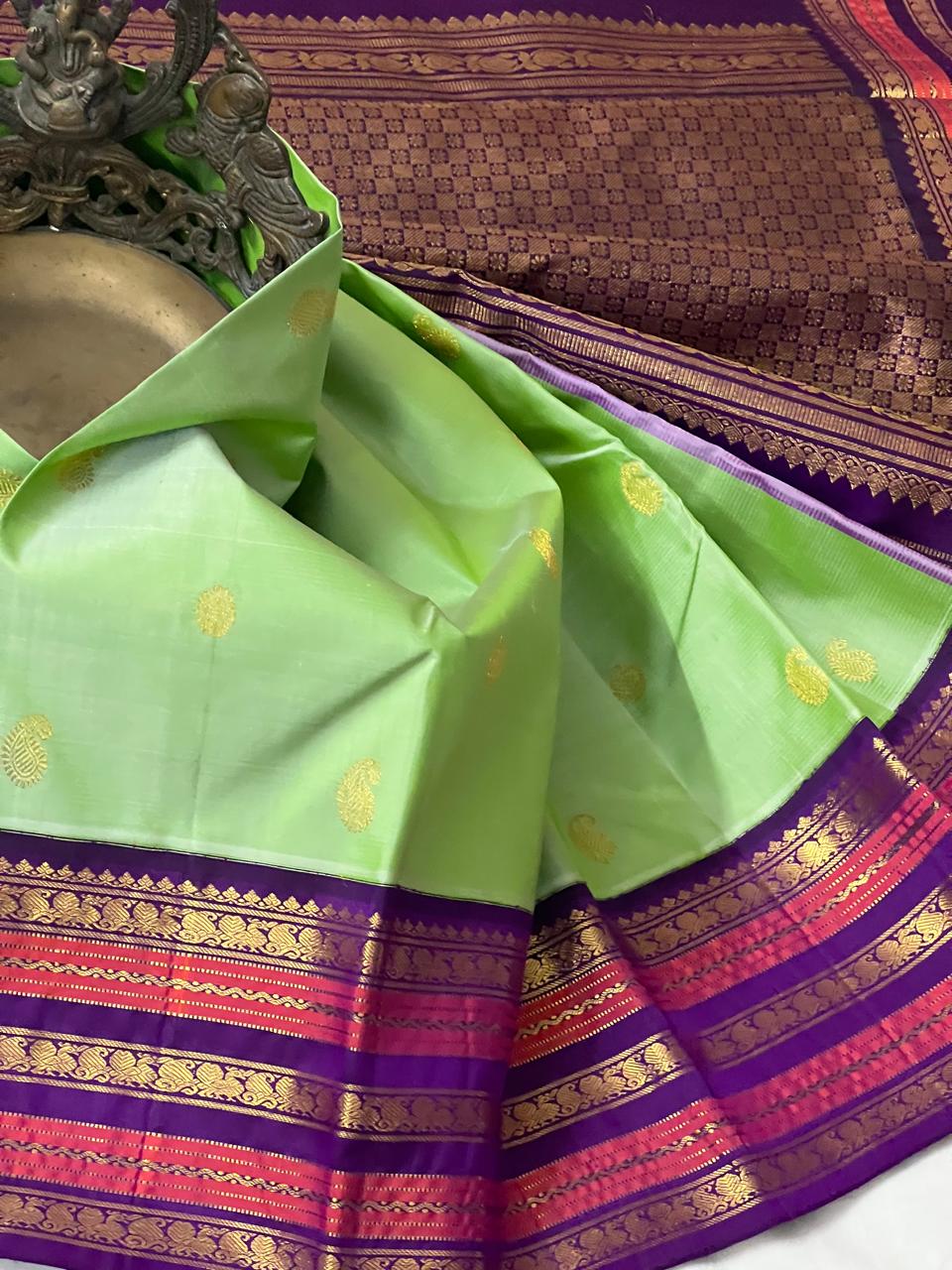 PARROT GREEN / PINK  ZARI KANCHI SILK SAREE (Copy)