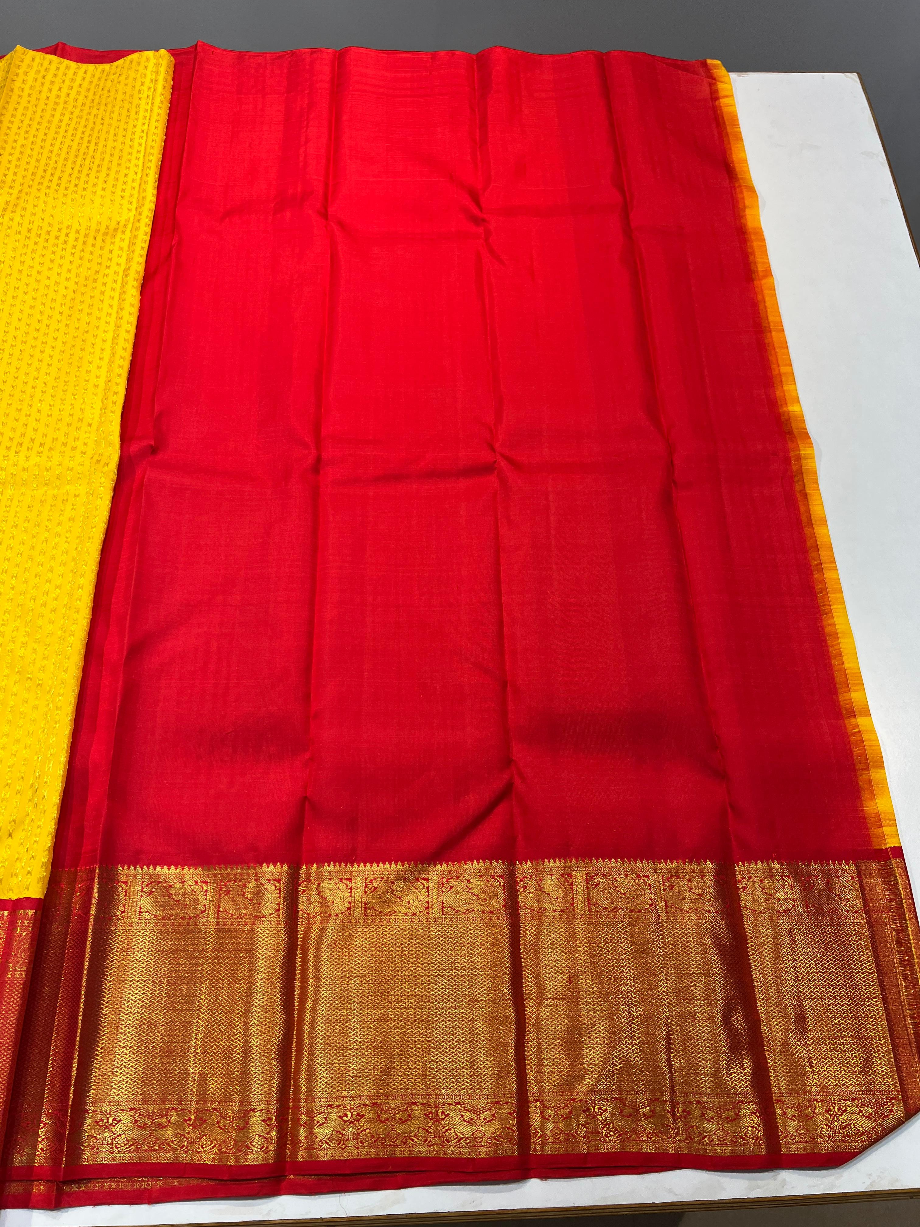 YELLOW COLOUR / CHILI RED GOLDEN BORDER COMBINATION KACHIPURAM SILKS SAREE